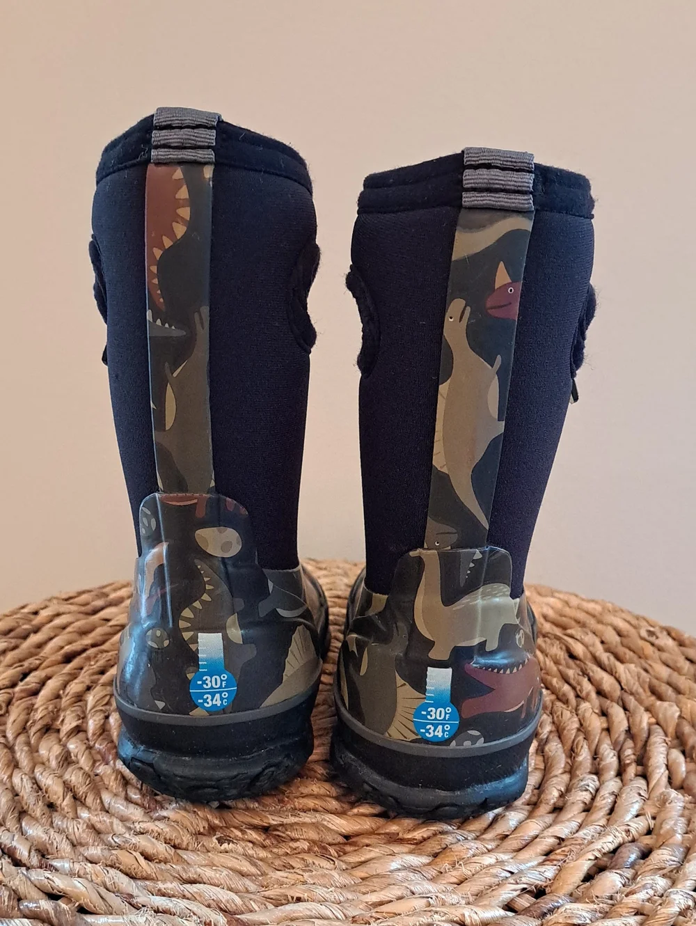 Bogs Toddler Classic Waterproof/Insulated Dinosaur Print/Black Boots 8